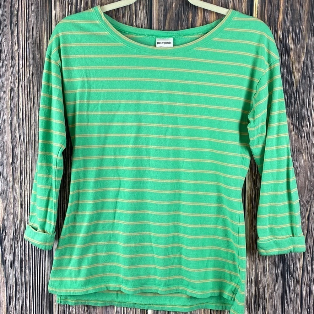 Woman’s Patagonia Green & Pink 3/4 Sleeve Striped Shirt- Size Small